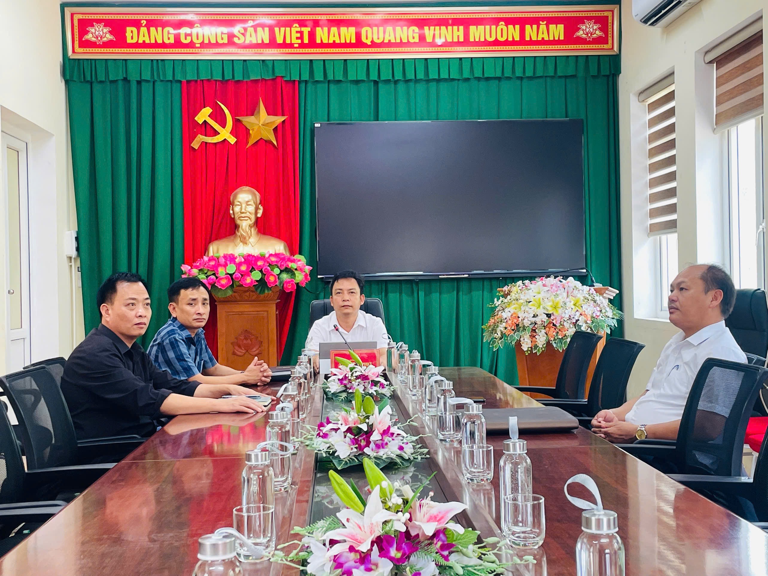 Anh-tin-bai